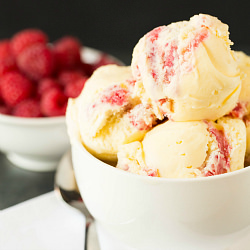 White Chocolate Raspberry Ice Cream