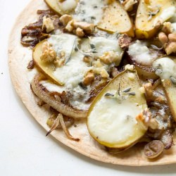 Tortilla PIzza with Onions and Pear