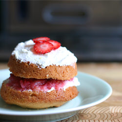 Strawberry Rhubarb Mini Cakes