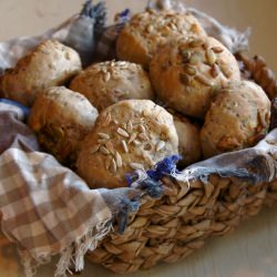 Mom`s Vegan Spelt Bread Rolls