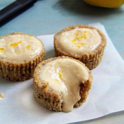 Lemon Cream Cupcakes