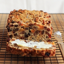 Vegan Fruit Loaf