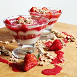 Berry Greek Yogurt Parfait