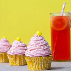 Strawberry Pink Lemonade Cupcakes