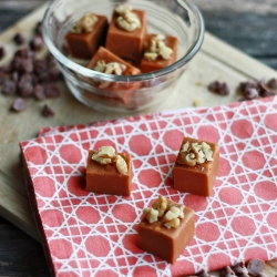 Cinnamon Roll Fudge