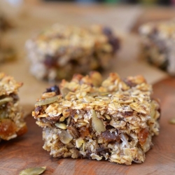 Cakey, Oaty Energy Bars