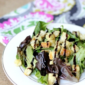 Homemade Garlic Seasoned Croutons