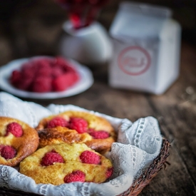 Raspberry Almond Cupcakes