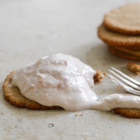 Rhubarb Ice Cream w Almond Biscuits