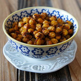 Garlic Parmesan Roasted Chickpeas