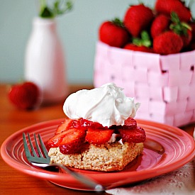 Strawberry Sweet Biscuits