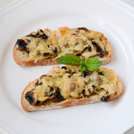 Toasts with Mushrooms