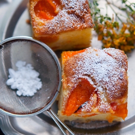 Simple Apricot Cake