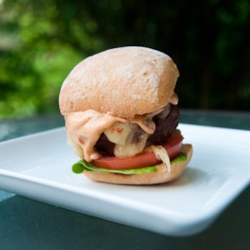 Pepperjack Burgers w Chipolte Mayo