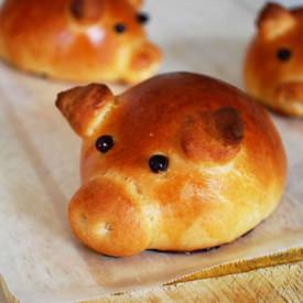 Sausage-Stuffed Piglet Buns