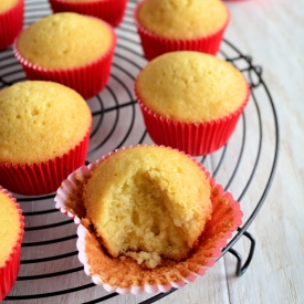 Basic Vanilla Cupcakes