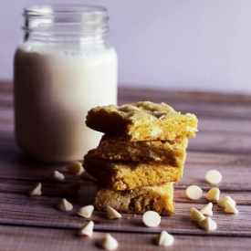 Easy White Chocolate Blondies