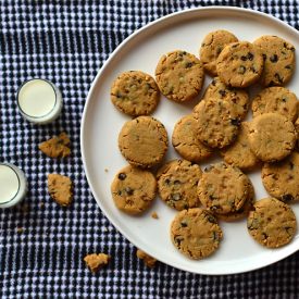 Peanut Butter Chocolate Chip Cookie