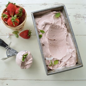 Fresh Strawberry Ice Cream