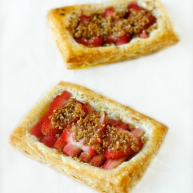 Strawberry Rhubarb Mini-Tarts