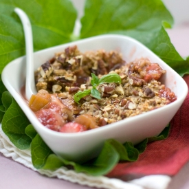 Strawberry & Rhubarb Pecan Oatmeal