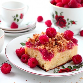 Raspberry Streusel Cake