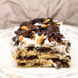 Chocolate Peanut Butter Cup Lasagna