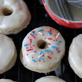 Lemony Baked Doughnuts