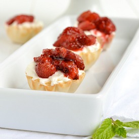 Strawberry Cheesecake Bites