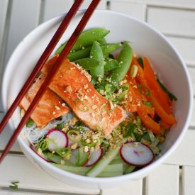 Vietnamese Noodles w Salmon