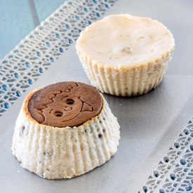 Mini Cheesecakes with Oreo Cookies