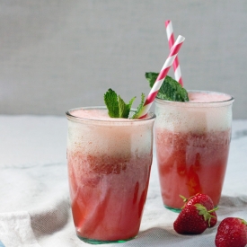 Strawberry Mint Sparkling Tea