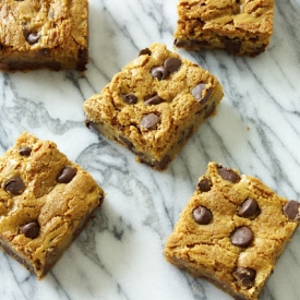 Peanut Butter Chocolate Chip Bars