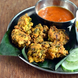 Hara Pyaaz (Spring Onion) Pakoda