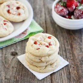 Strawberries and Cream Cookies