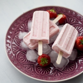 Strawberry Cheesecake Popsicles