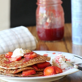 Organic Strawberry Syrup & Pancakes