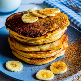 Banana and Sour Cream Hotcakes