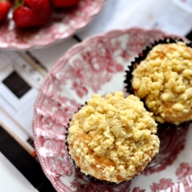 Strawberry Banana Crumble Muffins