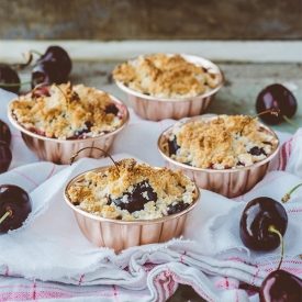 Spelt Cherry Crumbles