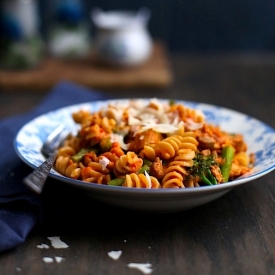 Pasta With Bell Pepper Chutney