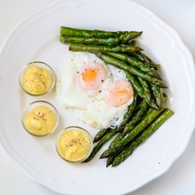 Asparagus with Poached Eggs