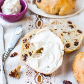 Homemade Cinnamon Raisin Bagels