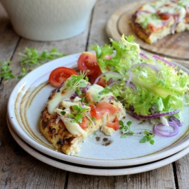 Low-Calorie Cauliflower Crust Pizza