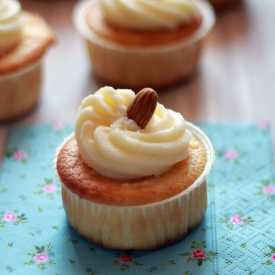 Sweet Vanilla Cupcakes