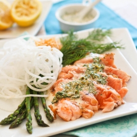 Salmon Tataki with Lemon Dill Sauce