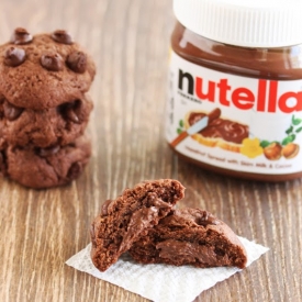 Nutella Stuffed Chocolate Cookies