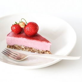 Frozen Strawberry Cashew Cheesecake