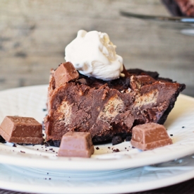 Frozen Kit Kat Pudding Pie