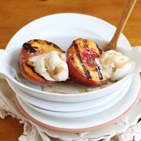 Grilled Peaches & Caramel Sauce